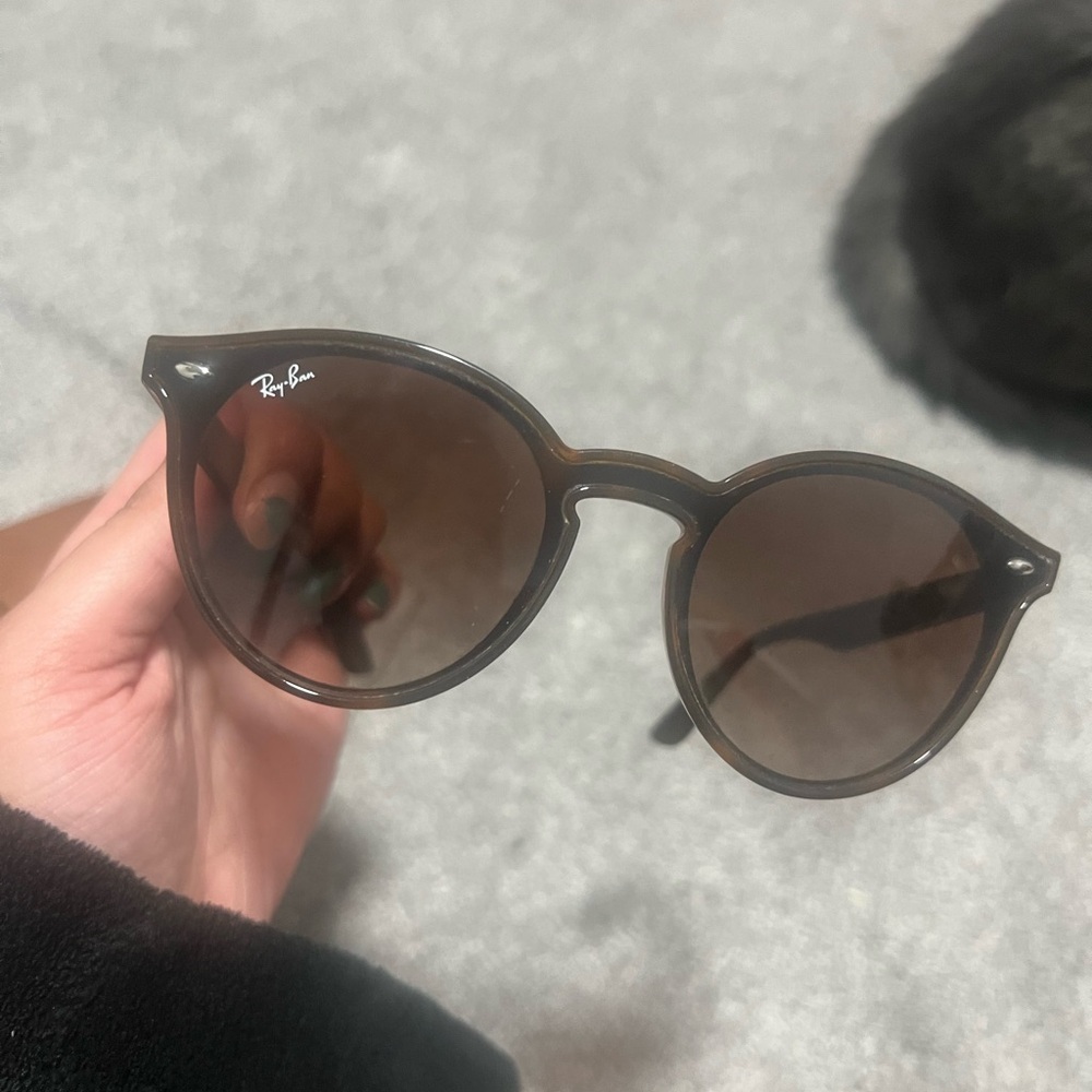 Women’s Ray-Ban Sunglasses